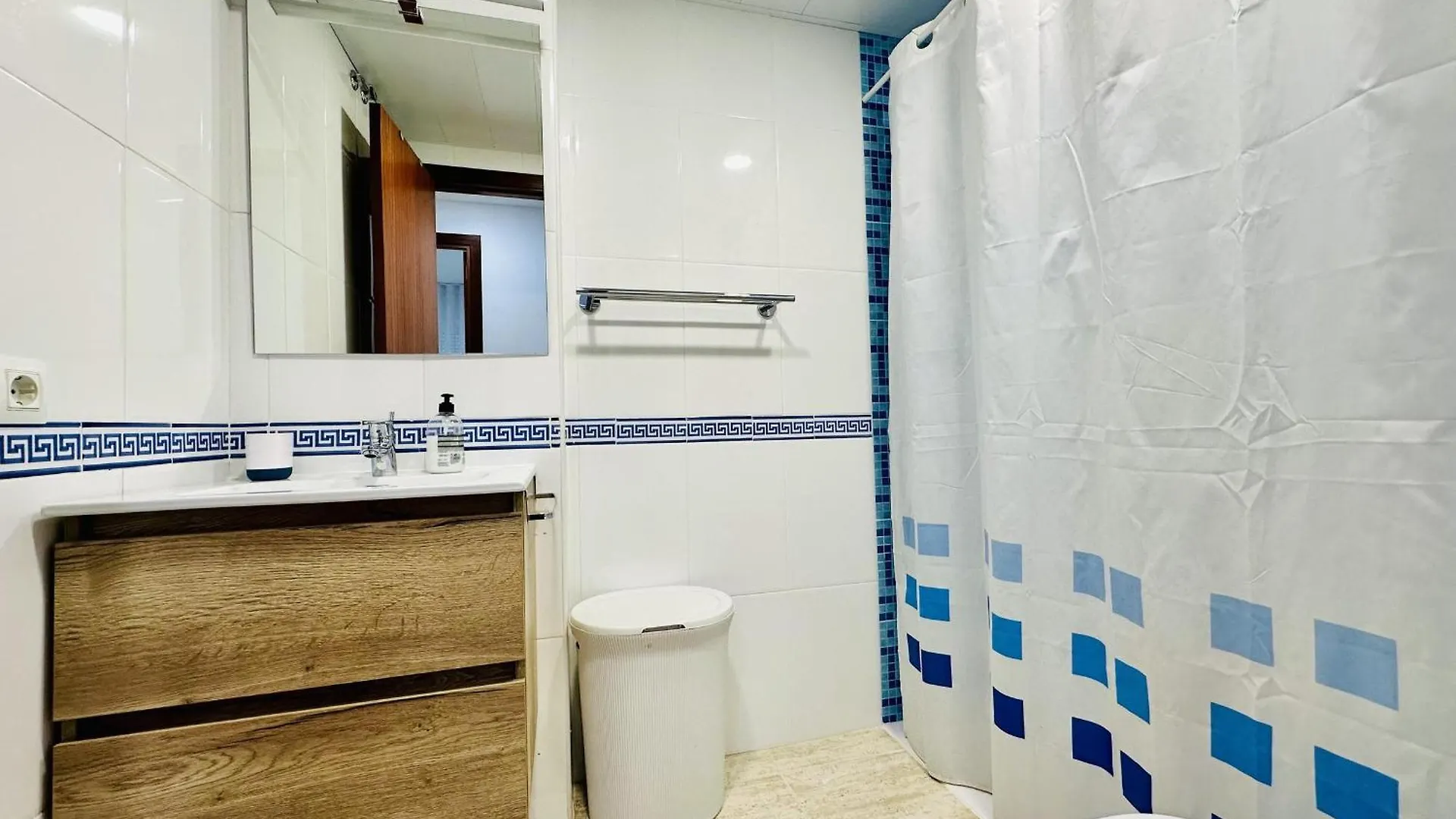 Apartamento Con Wifi Y Parking A 2ª Linea De Playa En Santa Margarita, Roses - Es-258-66